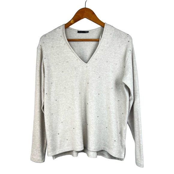 ZARA Gray Rhinestone Embellished Pullover V-neck Light Comfy Sweater - Picture 1 of 6